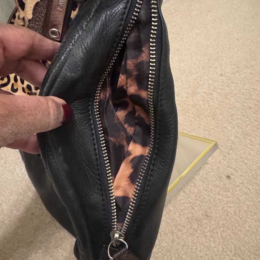 B. Makowsky Black leather and Leopard Shoulder Bag - Picture 7 of 11